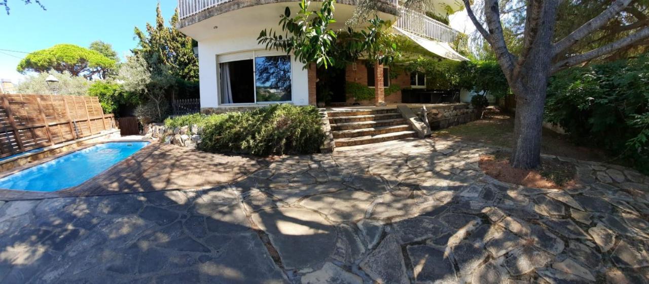 Caldetas Villa Caldes D'Estrach Exterior photo